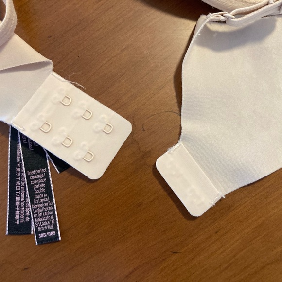 Victoria’s Secret T-shirt bra, 38 be worn once and washed light beige - Picture 3 of 6